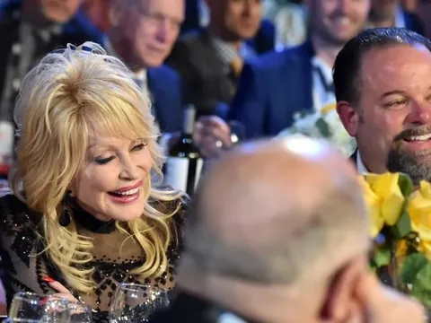 Quản lý Dolly Parton xin lệnh cấm cháu trai cố ca sĩ sau loạt tin nhắn đe doạ