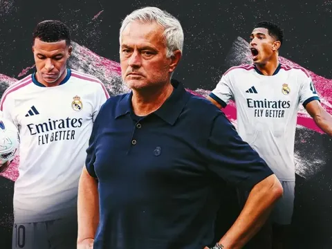 Mourinho còn lại gì ngoài chiêu trò?