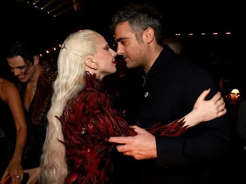 Lady Gaga giấu kín chuyện có con với cả người thân cận