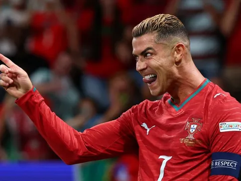 Ronaldo thay đổi ra sao để tiến gần mốc 1.000 bàn thắng?