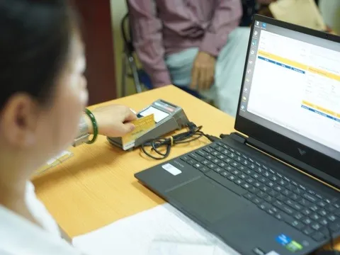 Chấn chỉnh việc chi trả lương hưu, trợ cấp BHXH, trợ cấp thất nghiệp qua bưu điện