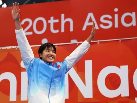 Kình ngư 13 tuổi làm chao đảo ASIAD