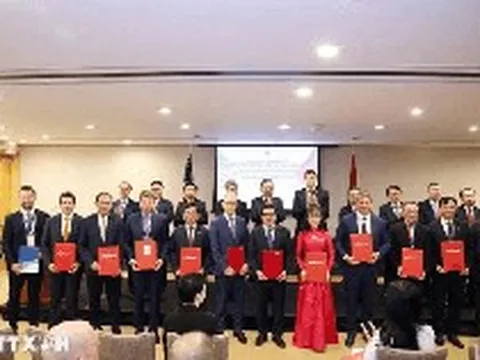 Công ty của ông Đặng Thành Tâm bắt tay loạt công ty Mỹ: Từ robot lặn sâu 6.000 m đến AI và đất hiếm