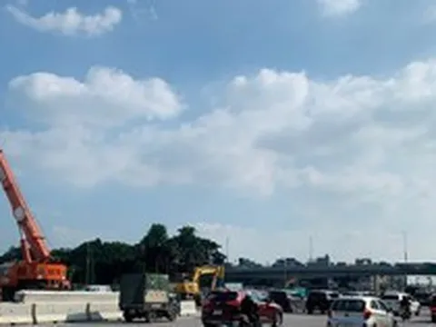 Hà Nội điều chỉnh điểm quay đầu trên đường Cổ Linh để thi công hầm chui