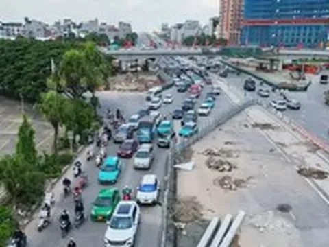 Hà Nội điều chỉnh giao thông trên đường Cổ Linh để thi công hầm chui