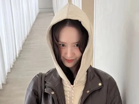 Yoona (SNSD) khoe visual tựa 'nữ thần mùa thu'