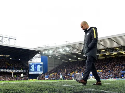 Pep quá khôn ngoan vì rời Etihad trước lúc 'bom hẹn giờ' phát nổ