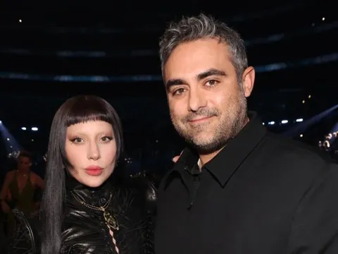 Hành trình làm mẹ của Lady Gaga được tiết lộ