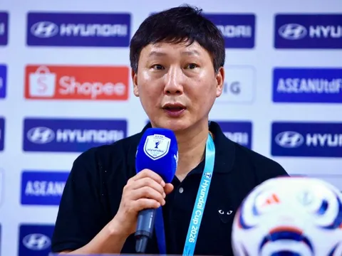 HLV Kim: 'Vinh quang đã là quá khứ'