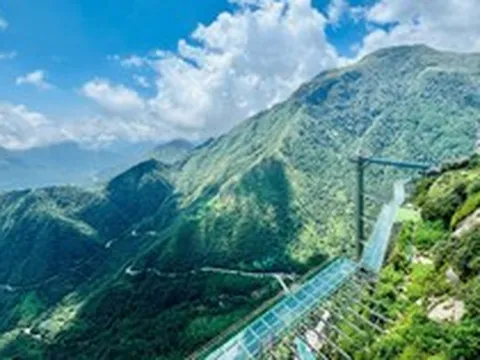 Từ ngày 1/10, cây cầu kính nghìn tỷ cao nhất Việt Nam chính thức hoạt động trở lại