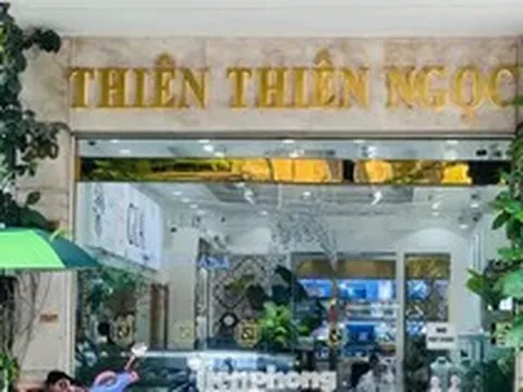 Tiệm kim cương mở cửa, khách bán chờ cả năm mới được nhận tiền
