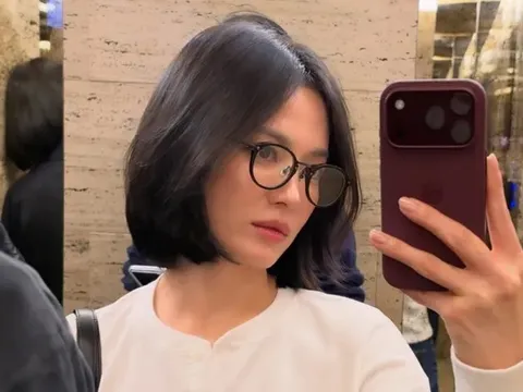 Song Hye Kyo khoe nhan sắc đời thường đẹp không tì vết ở Ý