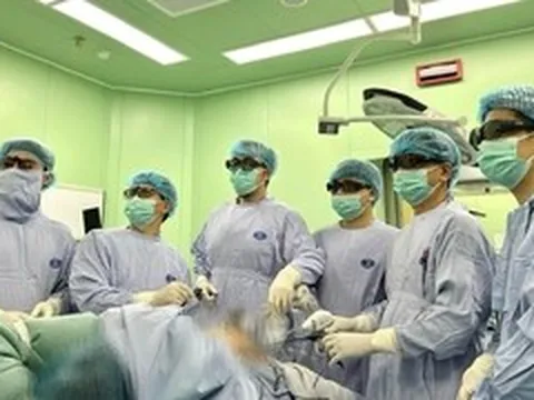 Một lần khám phát hiện hai bệnh ung thư