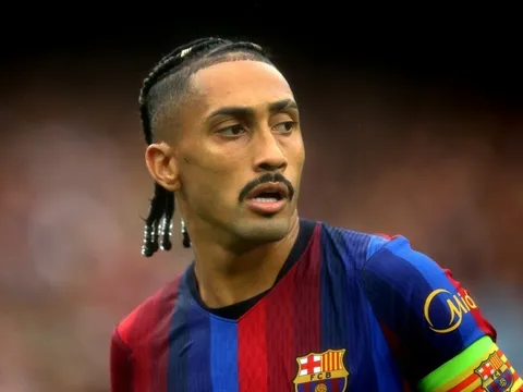 Raphinha báo tin sốc cho Barca