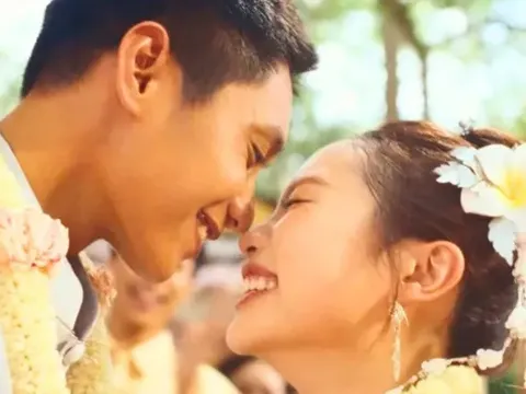 Phương Mỹ Chi và chàng trai hơn 9 tuổi đón tin vui