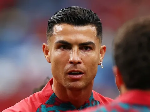 Ronaldo bỏ buổi tập của tuyển Bồ Đào Nha, trở về khách sạn