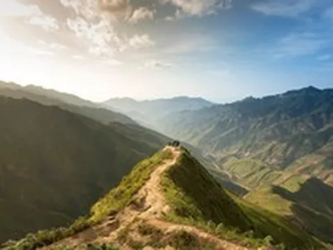 Không phải Sa Pa, Việt Nam có một nơi nằm ở độ cao hơn 1.500 m, sở hữu khí hậu mát mẻ quanh năm chỉ khoảng 15 độ, vừa được Oscar du lịch vinh danh