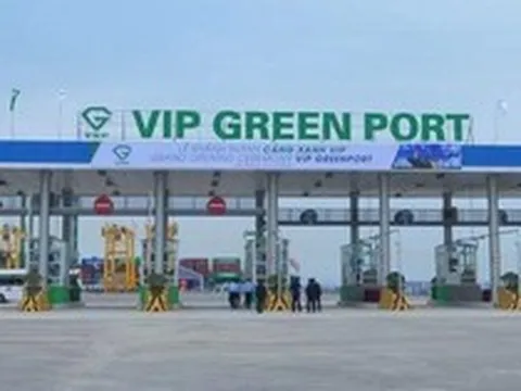 Bất ngờ: Cổ phiếu 'bay' từ giá sàn lên sát trần, tăng 50.000 đồng trong vài phút, 1 cổ đông ngay lập tức có thêm 600 tỷ