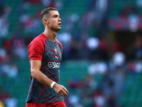 Ronaldo đối mặt án cấm thi đấu vì bỏ đội tuyển