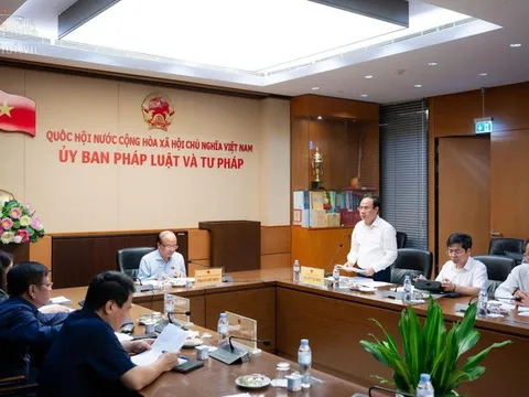 Thường trực Ủy ban Pháp luật và Tư pháp của Quốc hội thẩm tra sơ bộ dự án Luật Nhà ở (sửa đổi)