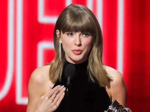 Taylor Swift gây chú ý với nhẫn kim cương 'độc nhất vô nhị' tại VMAs 2026