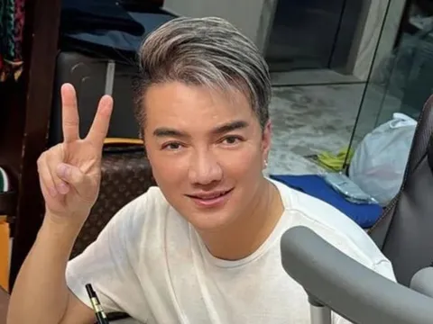 Đàm Vĩnh Hưng khoe tin vui từ người thương gắn bó 20 năm ở Mỹ