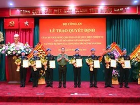 7 sĩ quan Công an nhân dân Việt Nam thực hiện nhiệm vụ gìn giữ hòa bình tại Trung Phi