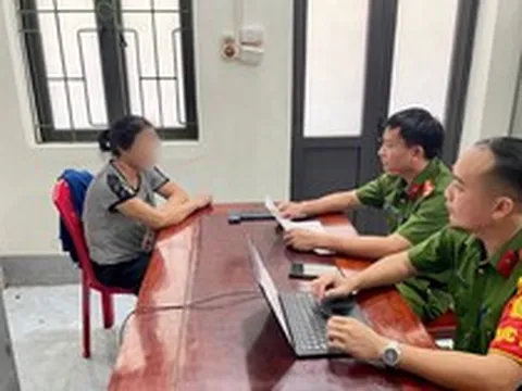 Người phụ nữ tất toán hơn 1 tỷ đồng tiền tiết kiệm ở ngân hàng, nhân viên Agribank lập tức trình báo công an