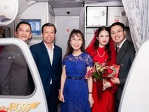 Tỷ phú Nguyễn Thị Phương Thảo xuất hiện tại lễ đưa dâu đặc biệt trên máy bay Vietjet