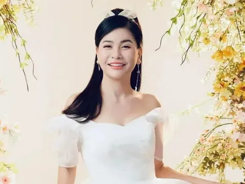Nghệ sĩ Cát Phượng bất ngờ báo tin vui ở tuổi U60