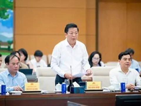 Ủy ban Thường vụ Quốc hội cho ý kiến về dự án Luật Nhà ở (sửa đổi) và dự án Luật Kinh doanh bất động sản (sửa đổi)