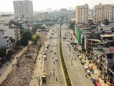 Bãi đỗ xe 4 mặt tiền giữa Vành đai 1 Hà Nội dần thành hình