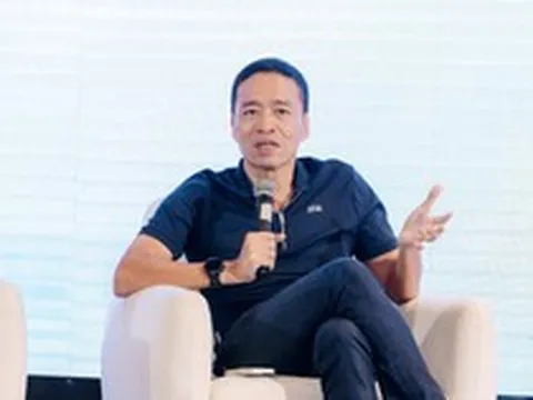 'Sếp' VietinBank băn khoăn về tương lai ngành IT, Chủ tịch VNG Lê Hồng Minh nói: ‘Anh không về hưu sớm được đâu’