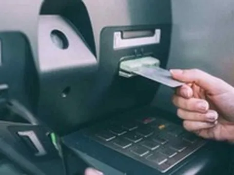 Từ ngày mai 4/10, một ngân hàng dừng chuyển tiền, rút tiền bằng thẻ trong các trường hợp sau