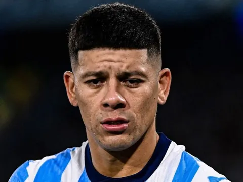Cựu sao MU nổi loạn tại Argentina