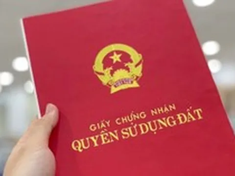 Cầm sổ đỏ thế chấp trong tay, ngân hàng "khóc ròng" không được phát mại dù định giá hơn 2,5 tỷ đồng