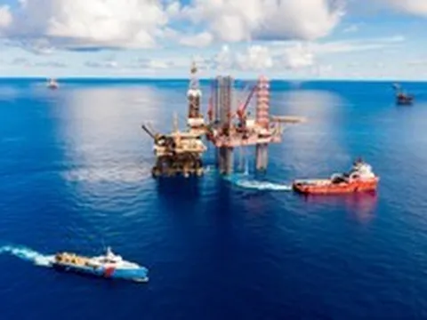 Tập đoàn nhà nước lớn nhất Việt Nam đặt mục tiêu doanh thu 100 tỷ USD, lên kế hoạch lưu giữ CO₂ dưới biển, làm nhiên liệu máy bay