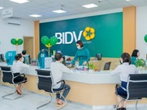 Ngân hàng lớn nhất Việt Nam đang tuyển nhân sự: Yêu cầu không quá 30 tuổi, tối thiểu 1 năm kinh nghiệm, IELTS 3.5 trở lên