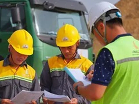 VinAlpha của tỷ phú Phạm Nhật Vượng đang tuyển 15.000 tài xế cho loạt đại dự án, chỉ cần biết lái xe – lái máy, đào tạo miễn phí 15 ngày, bao ăn ở và trợ cấp tới 5 triệu đồng/tháng