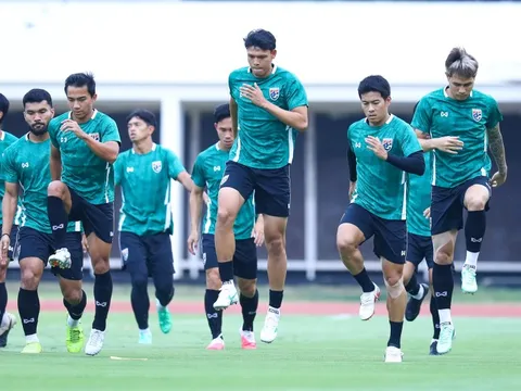 Hai nhân chứng cho thời đại vàng son của tuyển Thái Lan
