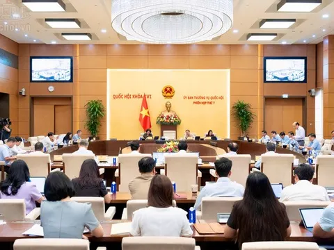 Ủy ban Thường vụ Quốc hội cho ý kiến về dự án Luật Kinh doanh bất động sản (sửa đổi)