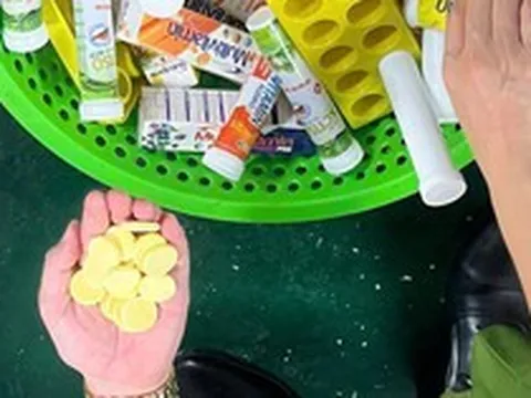Vụ C sủi giả bán cho trẻ em: Một lọ chi phí 10.000 đồng được bán 60.000 đồng, đứng sau là DN vốn 2 tỷ do 2 người góp, chỉ 3 lao động