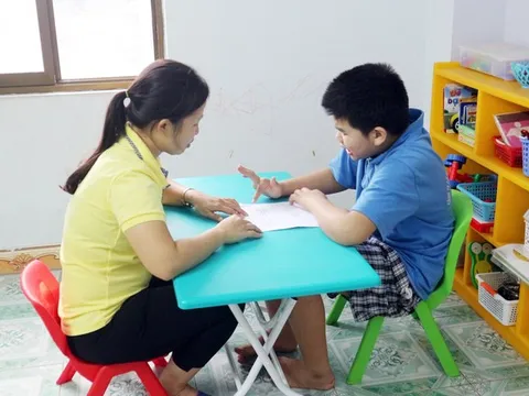 Giáo viên mầm non dạy trẻ khuyết tật được tính thời gian quy đổi thế nào?