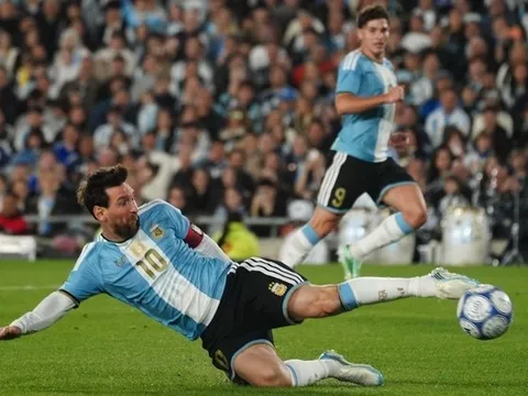 Đoạn kết khác biệt của Messi và Maradona