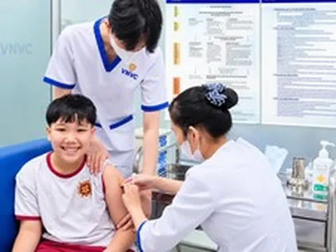 VNVC chi gần 50 tỷ đồng hỗ trợ 25.000 trẻ tiêm vaccine đầu năm học mới