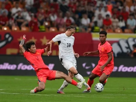 U23 bay cao, tuyển Trung Quốc lại chạm đáy