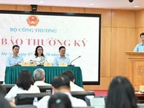 Bộ Công thương nói về việc dùng chung trạm sạc xe điện
