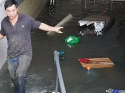 Hầm khu biệt thự ở TPHCM ngập sâu: 'Ai ngờ nước dữ dằn đến thế'