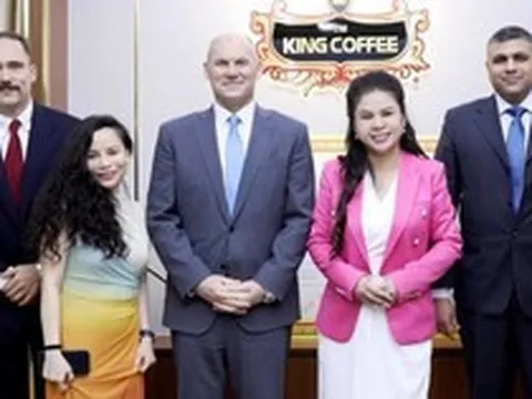 Bà Lê Hoàng Diệp Thảo bất ngờ đón đoàn khách đặc biệt, có đại diện “ông lớn” Mỹ nắm khối tài sản hơn 1,6 triệu tỷ đồng