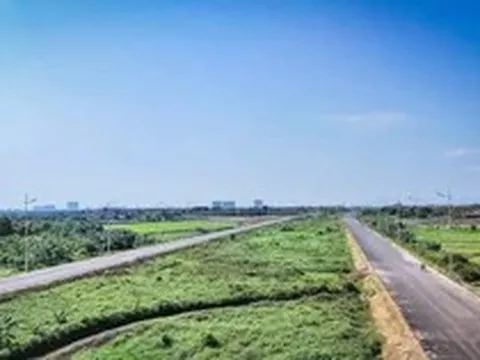 Hà Nội sắp thông xe đường song hành Vành đai 4 từ đê Hữu Hồng đến Đại lộ Thăng Long